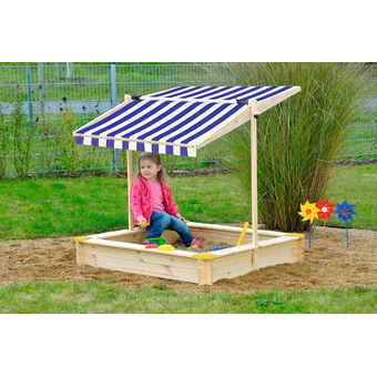 Sandkasten mit Kurbeldach