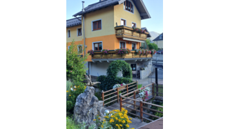 Einfamilienhaus am Bach