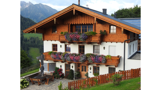 Bauernhaus
Strassbauer
Margaretha Reich

