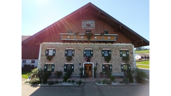 Unser schönes Bauerhaus mit dem wunderschönen Blumenschmuck meiner Mutter christine,die sich jedes Jahr sehr um ihre Blumen bemüht!! Liebe Grüße aus Köstendorf Familie Schober vulgo Paulbauer Tannham 
