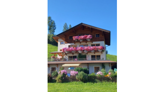 Blumenschmuck beim Zandlbauern 